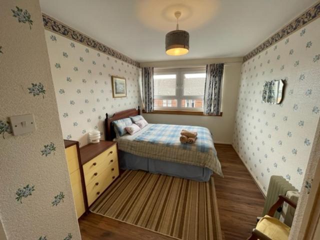 West End Hidden Gem - Modern 2-Bedroom Apartment With Residents Patio Glasgow Exterior photo